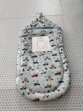NWT Snuggle Time 2-in-1 Baby Snuggler - Light Blue with Car & Animal Print